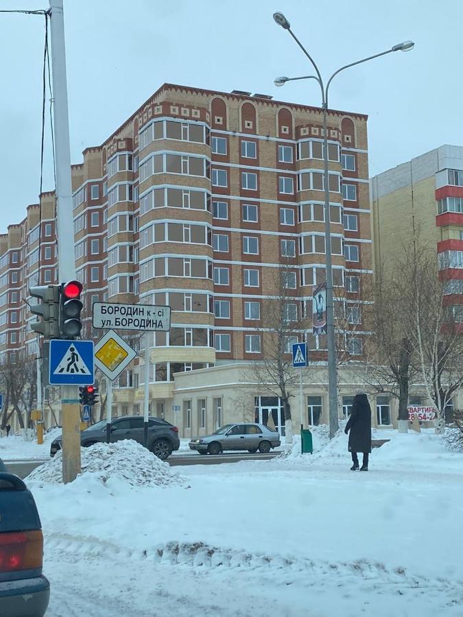2-Ухкомнатная Современная Новая Квартира В Центре Города Kostanái Exterior foto